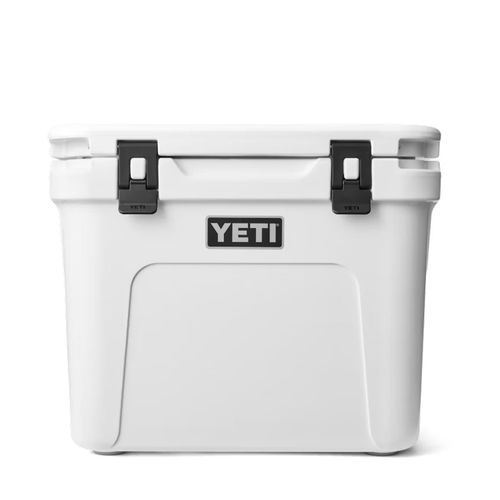 YETI cooler con ruedas 50 latas Roadie - Blanco